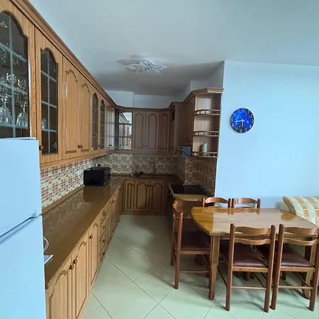 Emily House * فيير