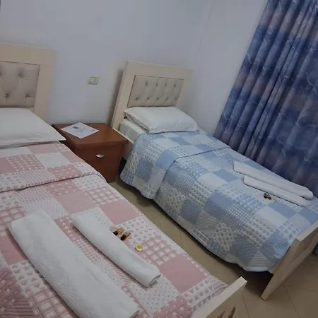 Emily House * فيير